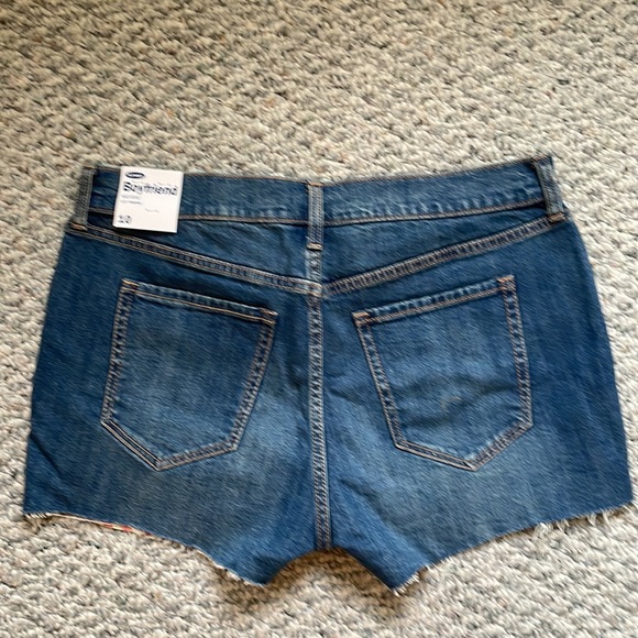 NWT: Old Navy jean shorts size 10 - Picture 3 of 4